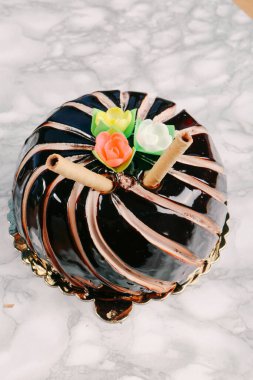 Masada lezzetli bir pasta var.