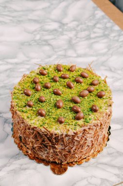 Masada lezzetli bir pasta var.