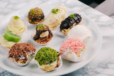 Masada lezzetli bir pasta var.