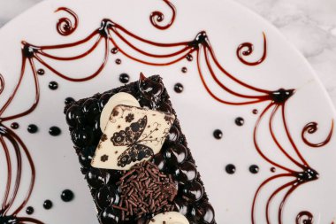 Masada lezzetli bir pasta var.