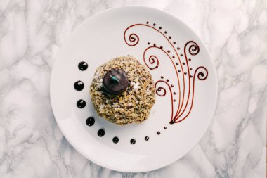 Masada lezzetli bir pasta var.