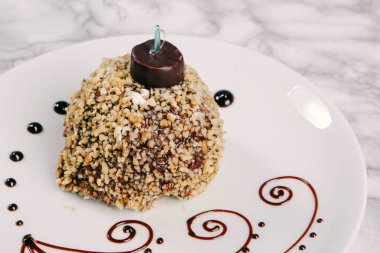 Masada lezzetli bir pasta var.