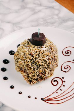 Masada lezzetli bir pasta var.