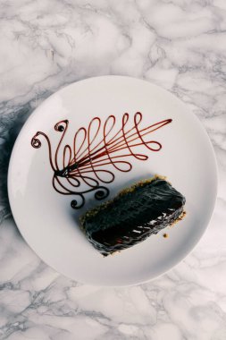 Masada lezzetli bir pasta var.