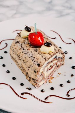 Masada lezzetli bir pasta var.