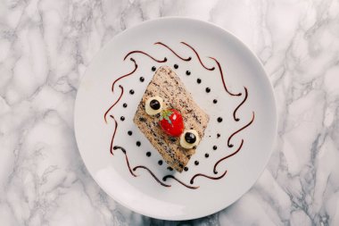 Masada lezzetli bir pasta var.