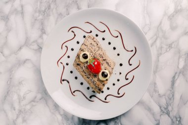 Masada lezzetli bir pasta var.