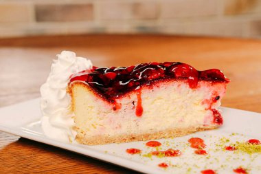 Masada lezzetli bir pasta var.