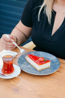 Masada lezzetli bir pasta var.