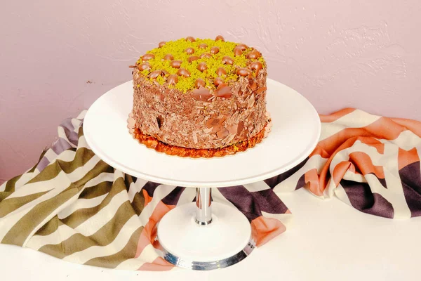 Masada lezzetli bir pasta var.