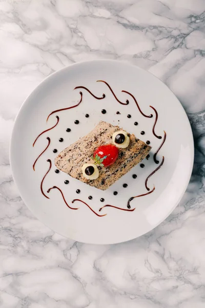 Masada lezzetli bir pasta var.