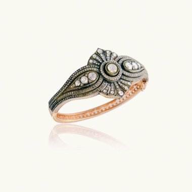 Elmas Mücevherler ve Moda Mücevherleri