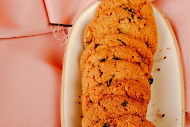 Koyu çikolata parçaları ile tanımlama