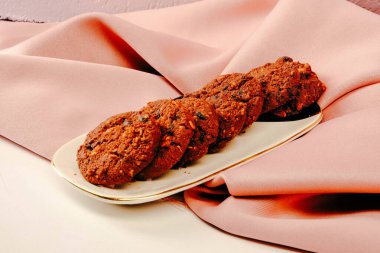 Koyu çikolata parçaları ile tanımlama