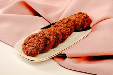 Koyu çikolata parçaları ile tanımlama