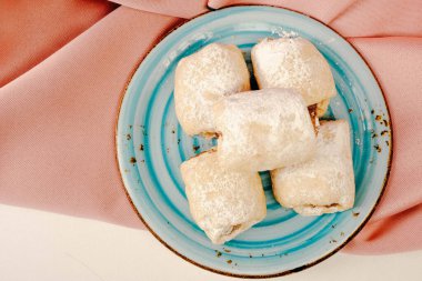 Koyu çikolata parçaları ile tanımlama