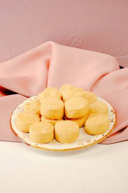 Koyu çikolata parçaları ile tanımlama