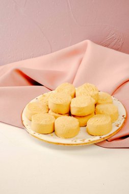 Koyu çikolata parçaları ile tanımlama