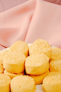 Koyu çikolata parçaları ile tanımlama