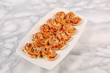 Koyu çikolata parçaları ile tanımlama