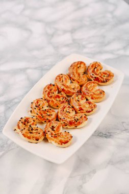 Koyu çikolata parçaları ile tanımlama