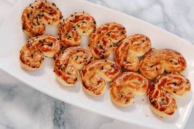 Koyu çikolata parçaları ile tanımlama