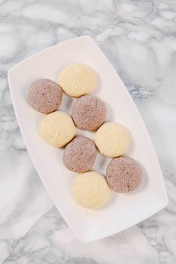 Koyu çikolata parçaları ile tanımlama