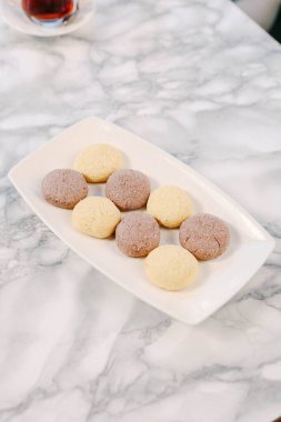 Koyu çikolata parçaları ile tanımlama