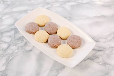 Koyu çikolata parçaları ile tanımlama