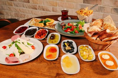 zengin ve leziz Türk Kahvaltı