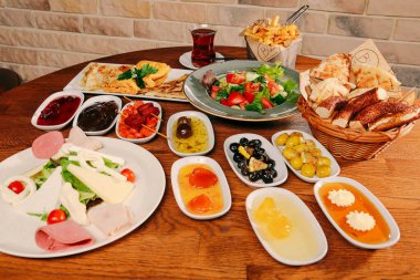 zengin ve leziz Türk Kahvaltı