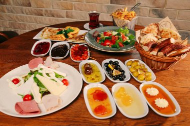 zengin ve leziz Türk Kahvaltı