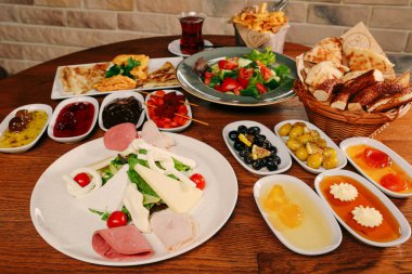 zengin ve leziz Türk Kahvaltı