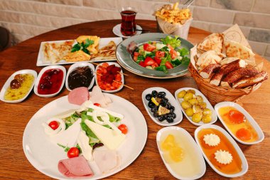 zengin ve leziz Türk Kahvaltı