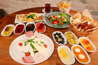 zengin ve leziz Türk Kahvaltı