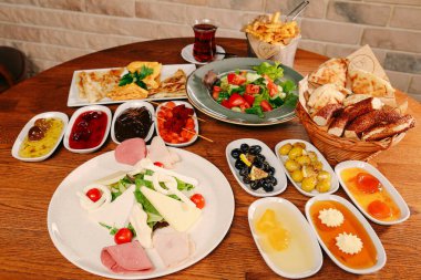 zengin ve leziz Türk Kahvaltı