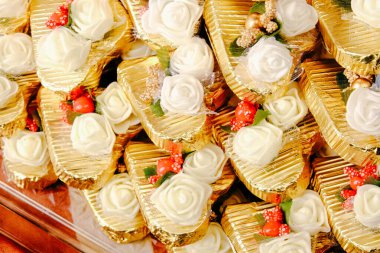 bir sürü değişik çikolatalı pralin