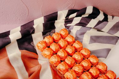 bir sürü değişik çikolatalı pralin