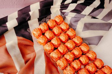 bir sürü değişik çikolatalı pralin