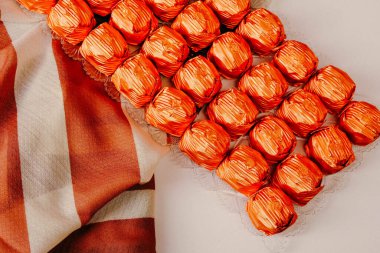 bir sürü değişik çikolatalı pralin