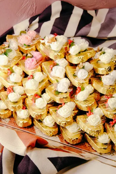 bir sürü değişik çikolatalı pralin