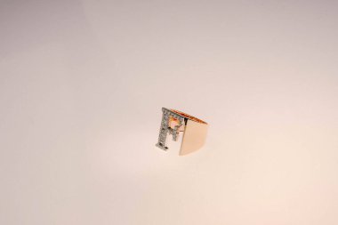 Elmas Mücevherler ve Moda Mücevherleri