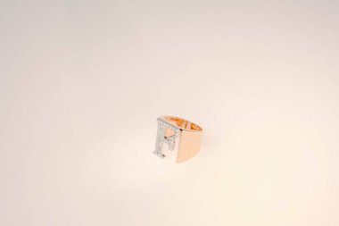 Elmas Mücevherler ve Moda Mücevherleri