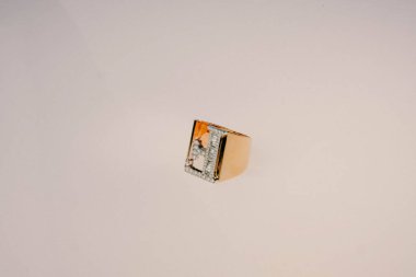 Elmas Mücevherler ve Moda Mücevherleri