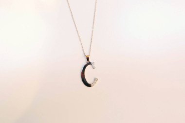 Elmas Mücevherler ve Moda Mücevherleri