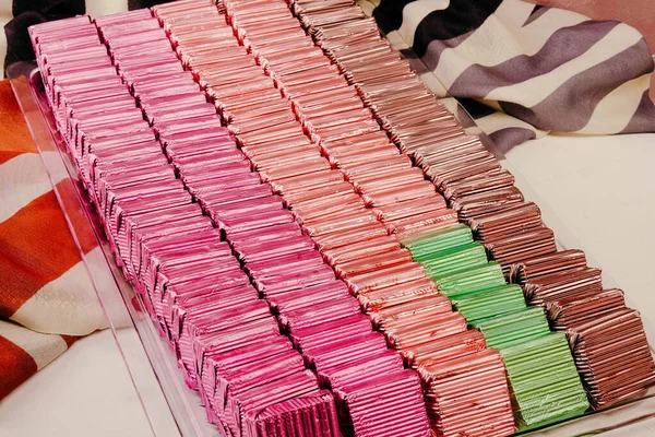 bir sürü değişik çikolatalı pralin