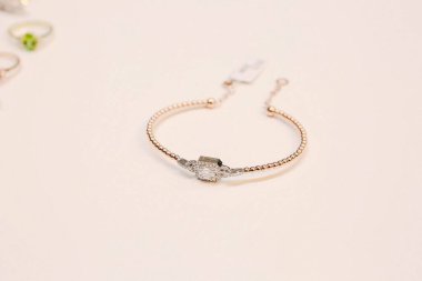 Elmas Mücevherler ve Moda Mücevherleri