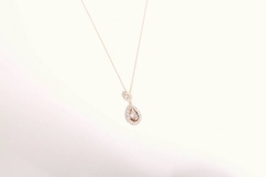 Elmas Mücevherler ve Moda Mücevherleri