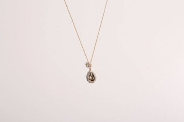 Elmas Mücevherler ve Moda Mücevherleri