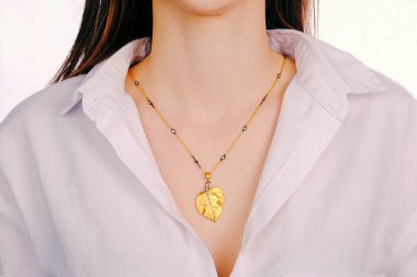 Elmas Mücevherler ve Moda Mücevherleri